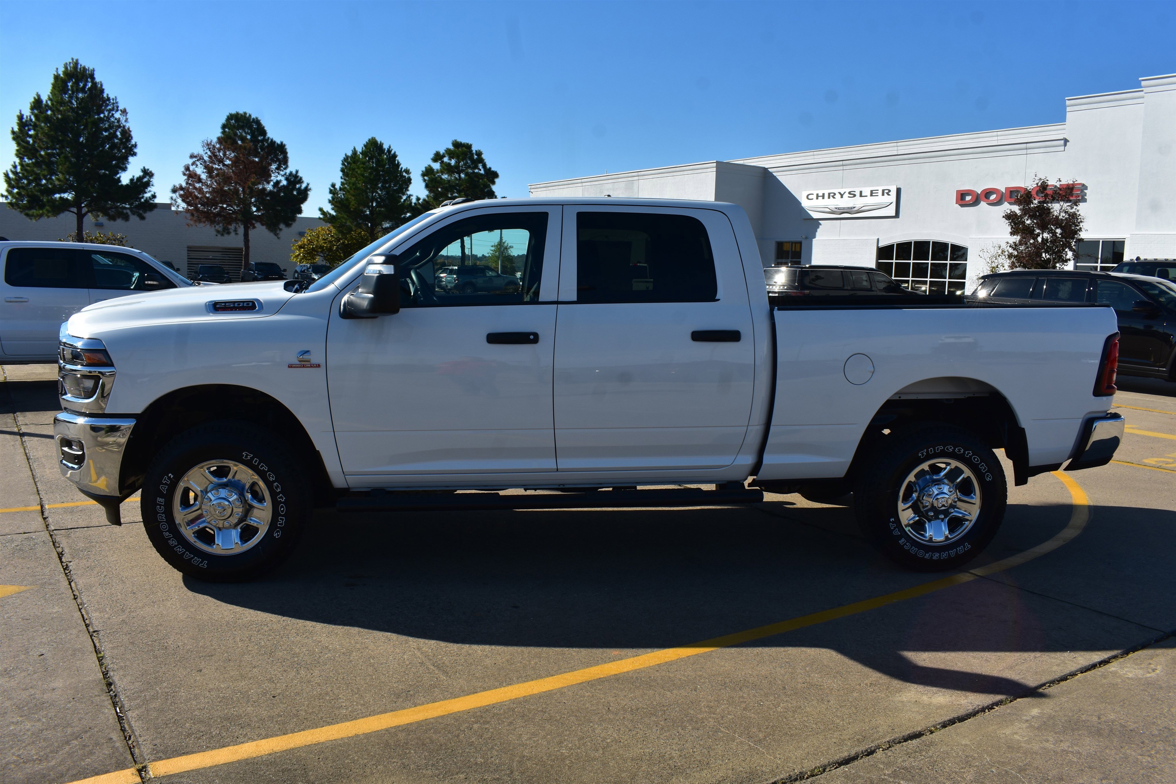 New 2026 Bright White Clear-Coat Exterior Paint RAM Tradesman image 9
