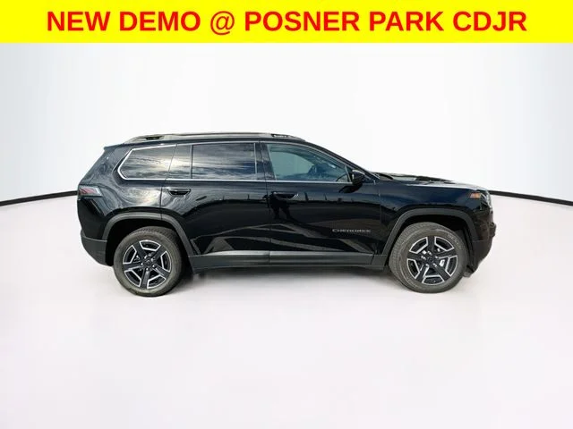 New 2026 Diamond Black Crystal Pearlcoat Jeep Laredo image 4