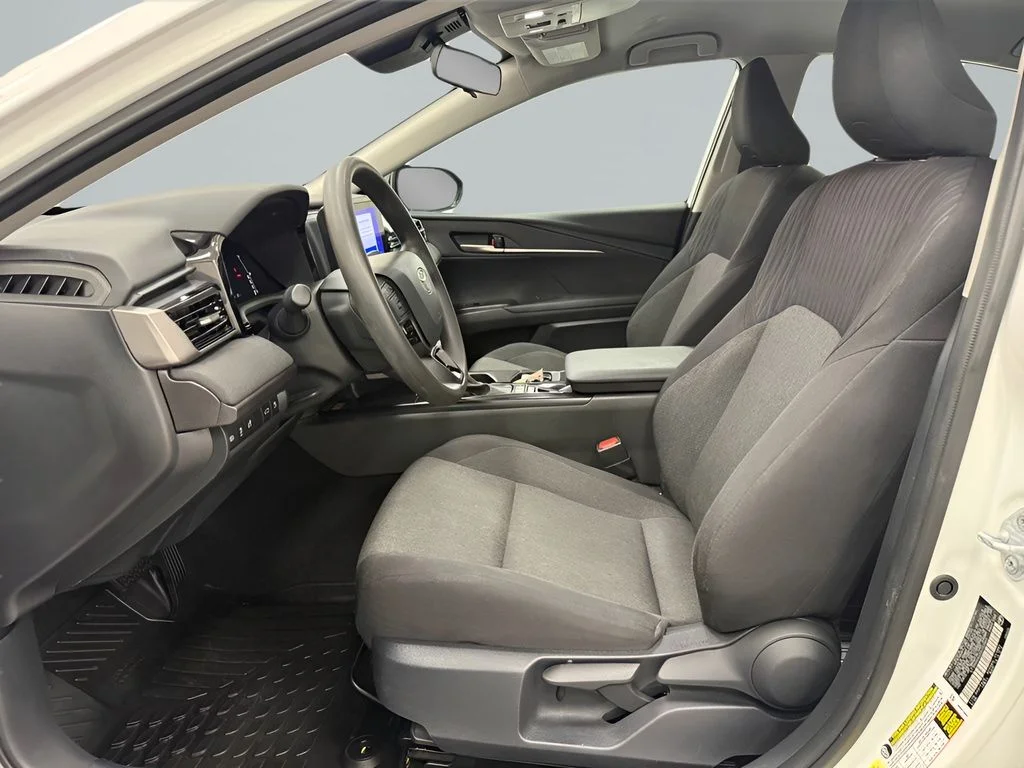 Used 2025 White Toyota LE image 12