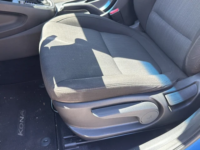 Used 2022 Blue Hyundai SEL image 32