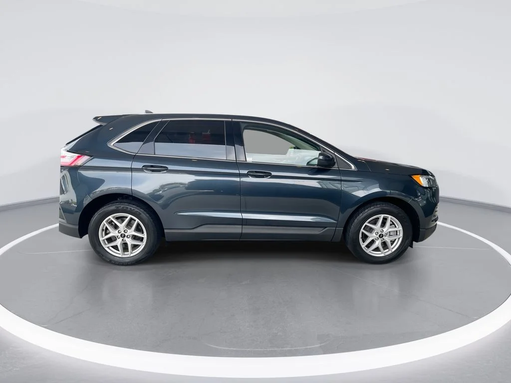 Used 2023 Blue Ford SEL image 9