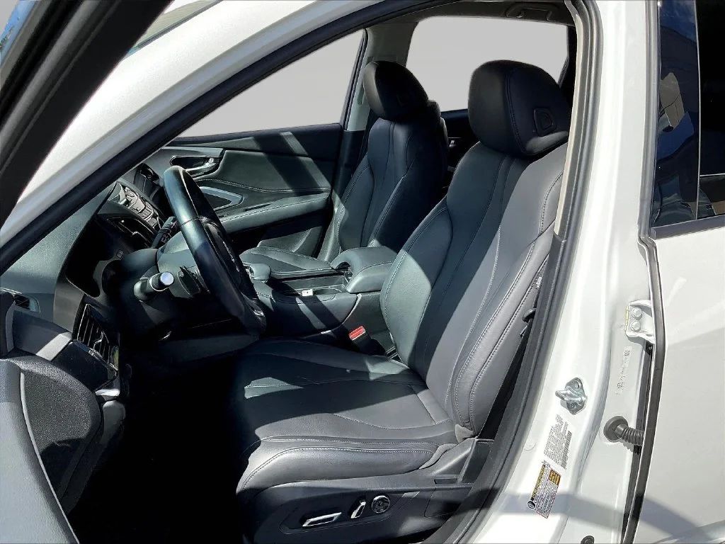 Used 2023 Platinum White Pearl Acura Base image 21
