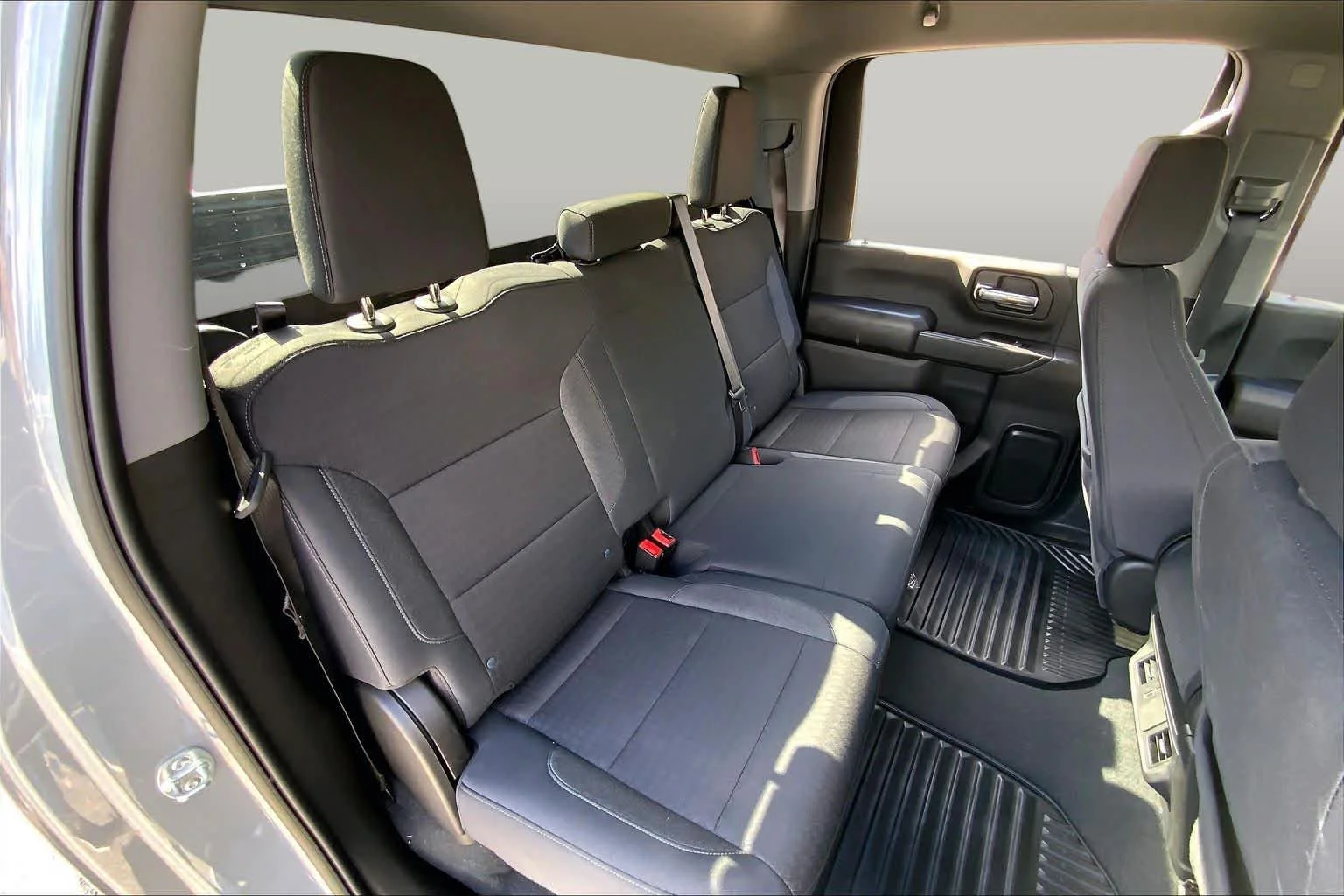 Used 2025 Slate Gray Metallic Chevrolet Custom image 20