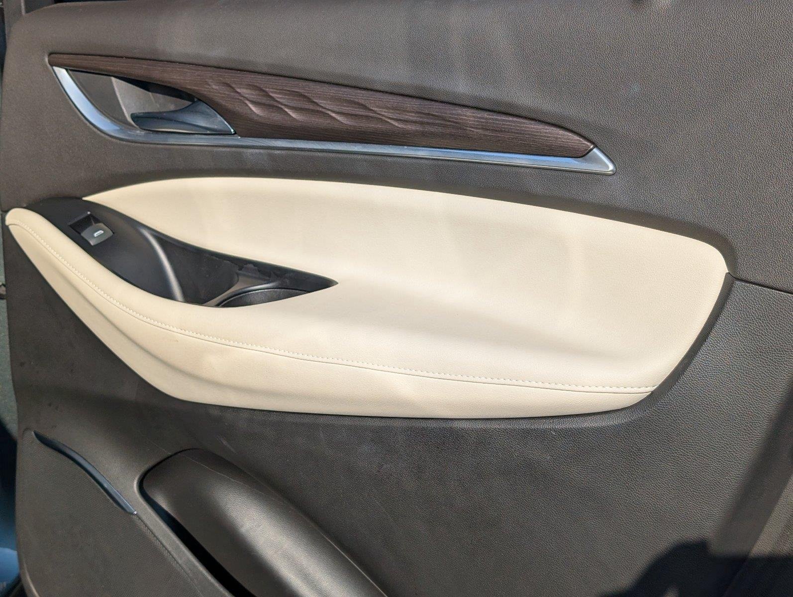 Used 2022 SAGE METALLIC Buick Avenir image 37