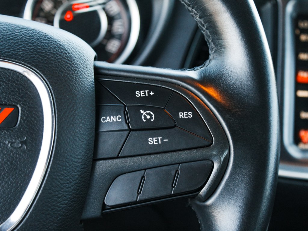 Used 2015 Sublime Pearl Coat Dodge R/T image 14