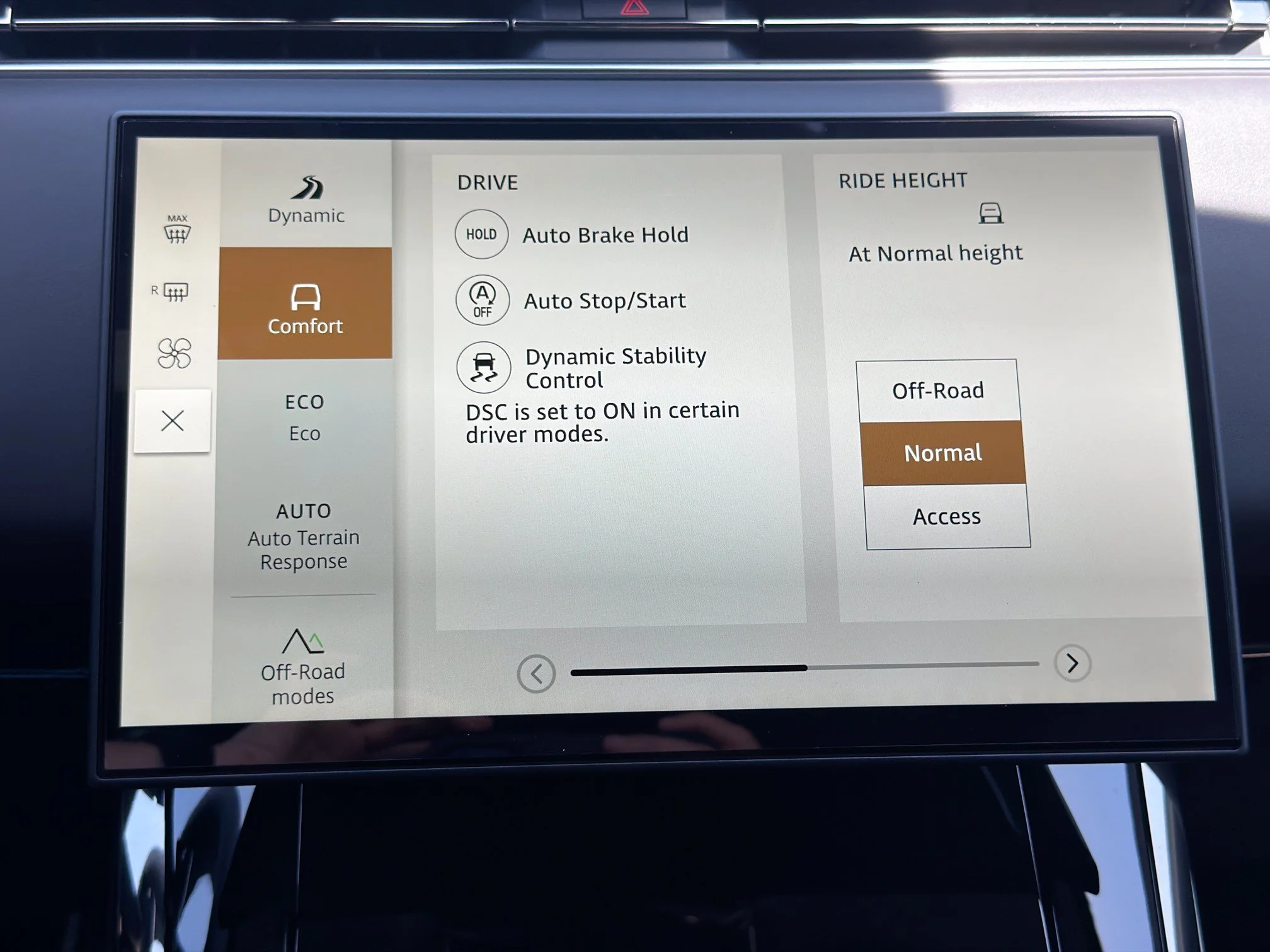 New 2026 Fuji White Land Rover Dynamic SE image 31