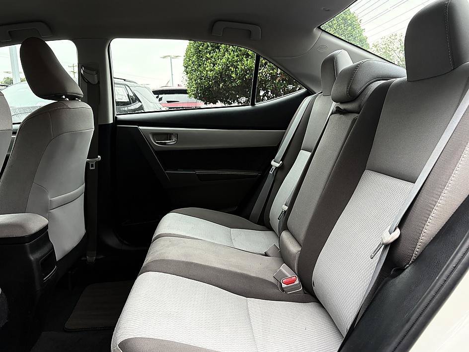Used 2018 Super White Toyota LE image 10