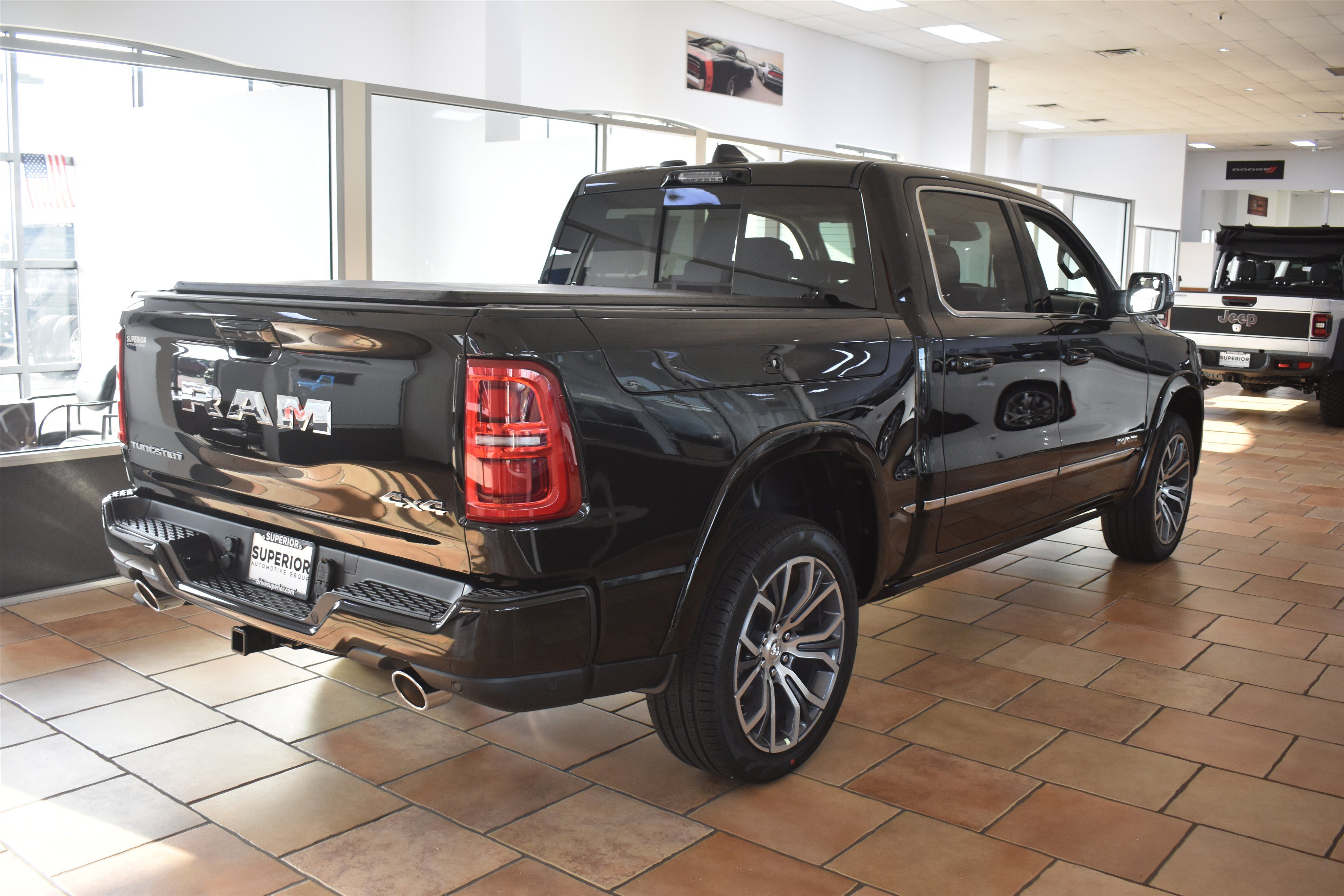 New 2026 Diamond Black Crystal Pearl-Coat Exterior Paint RAM Tungsten image 4