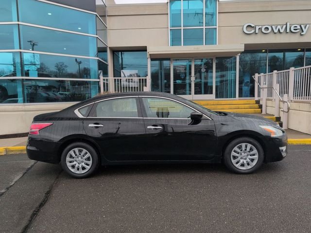 Used 2015 Nissan Altima S with VIN 1N4AL3AP7FC426239 for sale in Bristol, CT