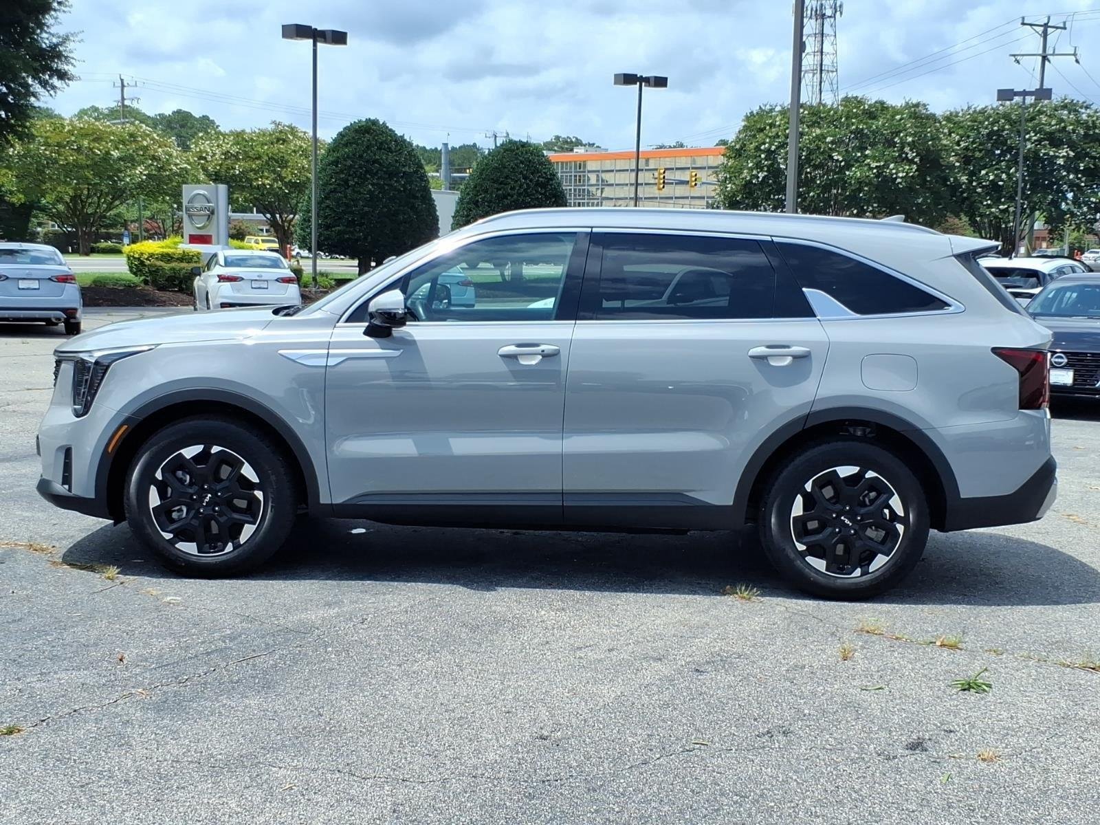 Used 2026 Wolf Gray Kia S image 3