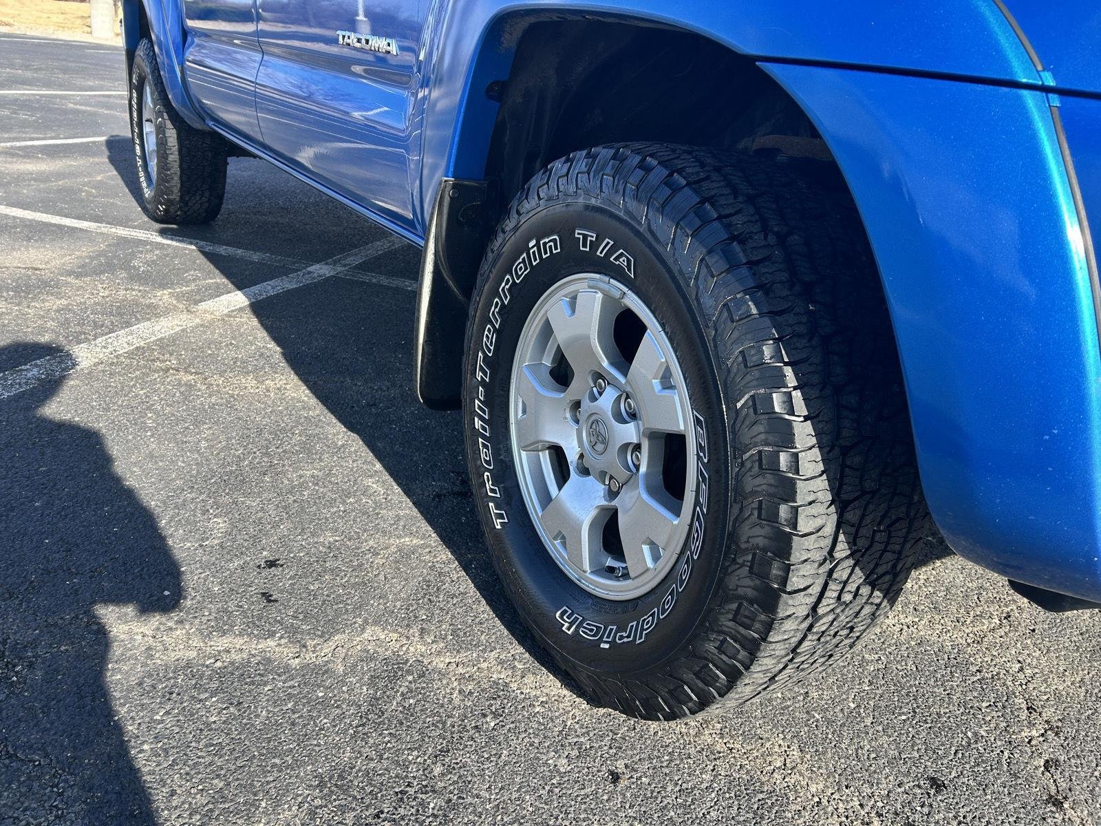 Used 2007 Toyota Tacoma Base with VIN 5TELU42NX7Z339201 for sale in Kansas City