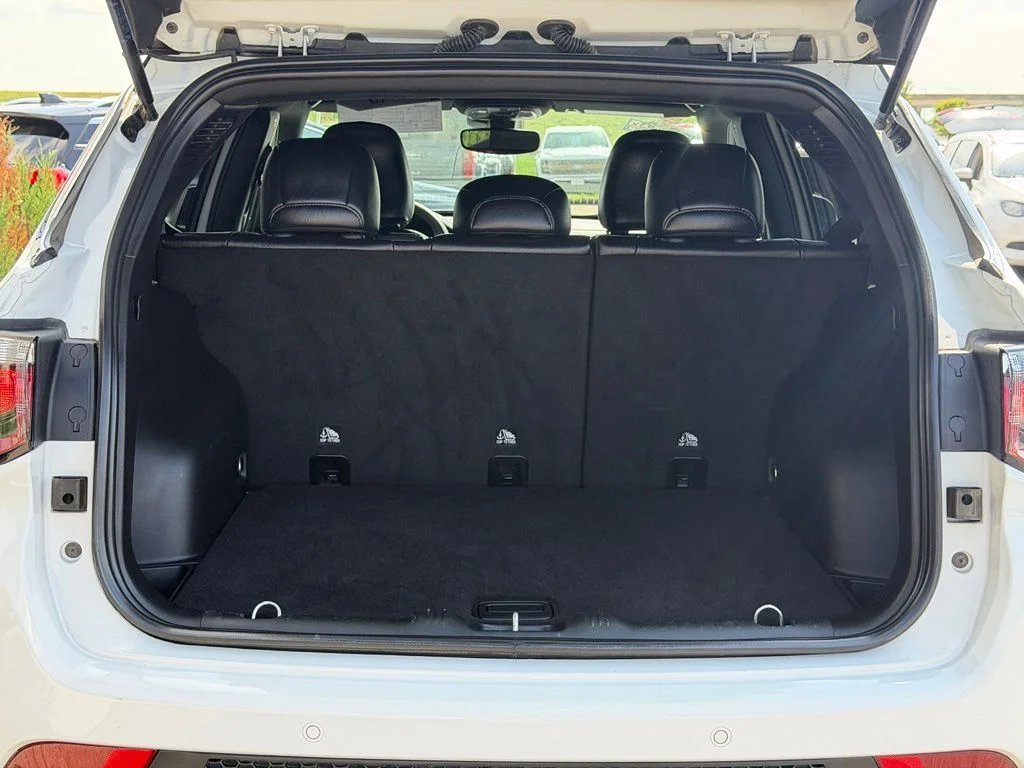 Used 2025 White Jeep Limited image 9