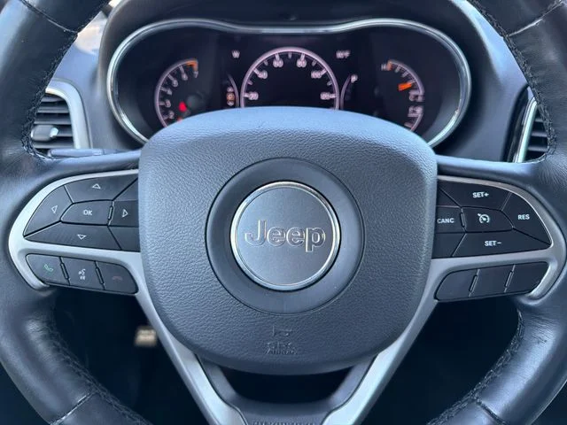 Used 2019 White Jeep Altitude image 32