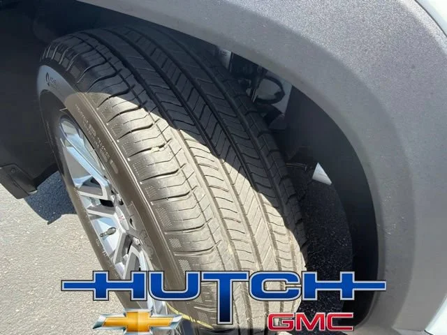New 2026 Summit White GMC Elevation image 9