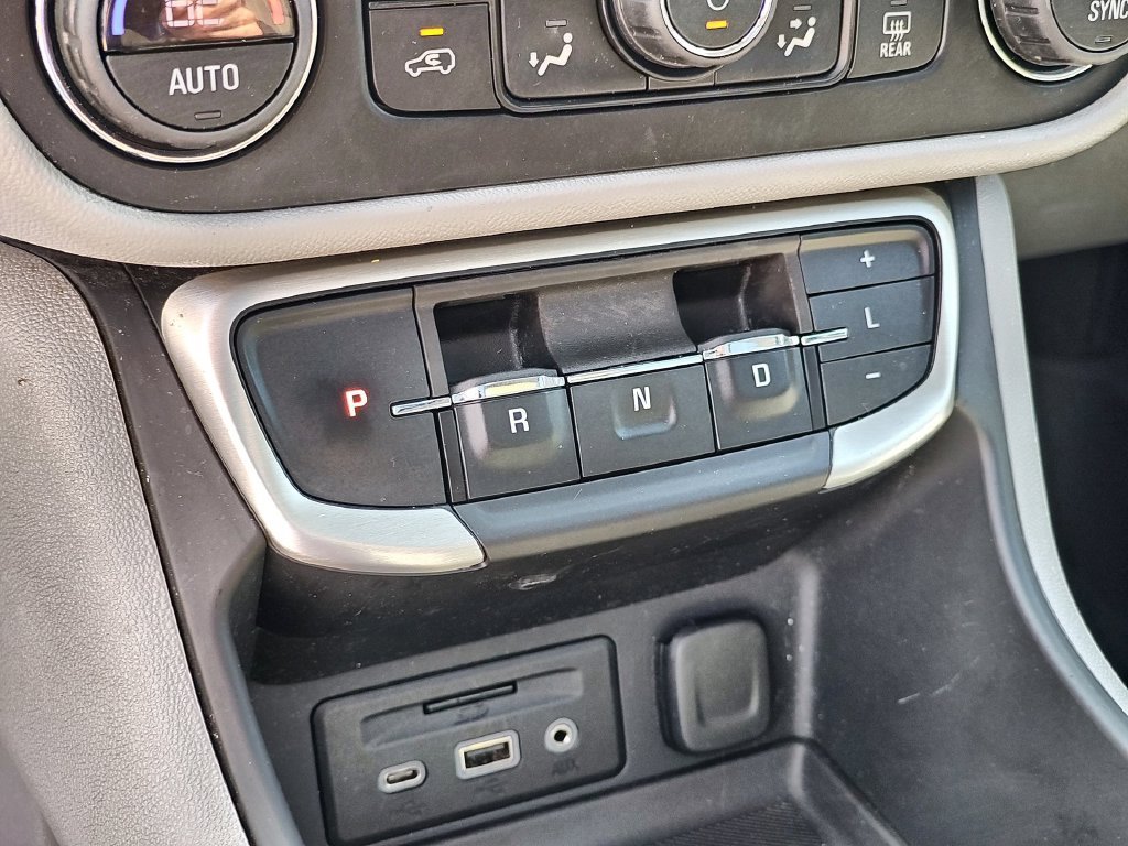 Used 2022 Silver GMC SLT image 20