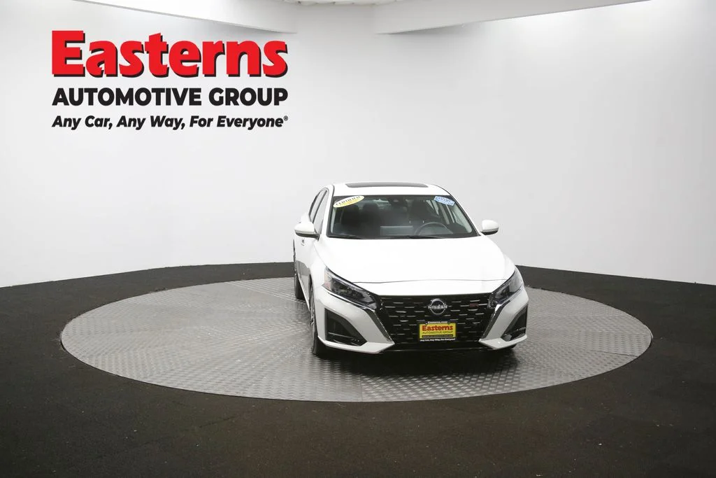 Used 2024 White Nissan 2.5 SV image 52