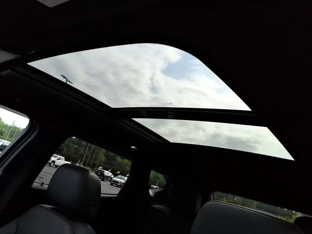 Used 2023 Iridescent Pearl Tricoat Chevrolet RS image 7