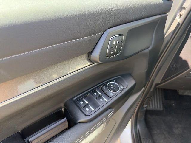 Used 2024 Silver Ford Lariat image 9