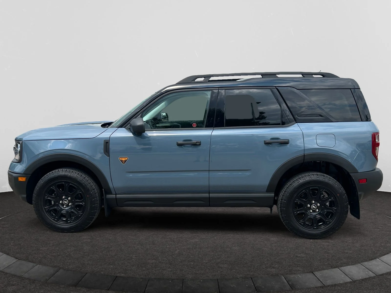 New 2026 Azure Grey Metallic Tri-Coat Ford Badlands image 2
