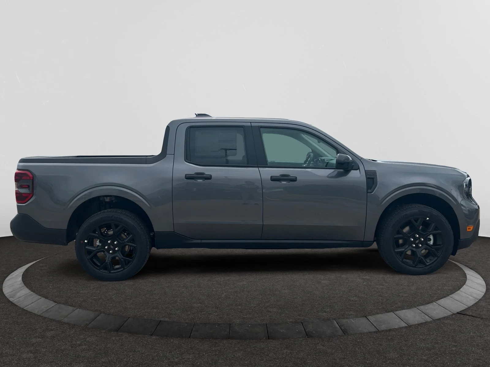 New 2026 Carbonized Grey Metallic Ford XLT image 6