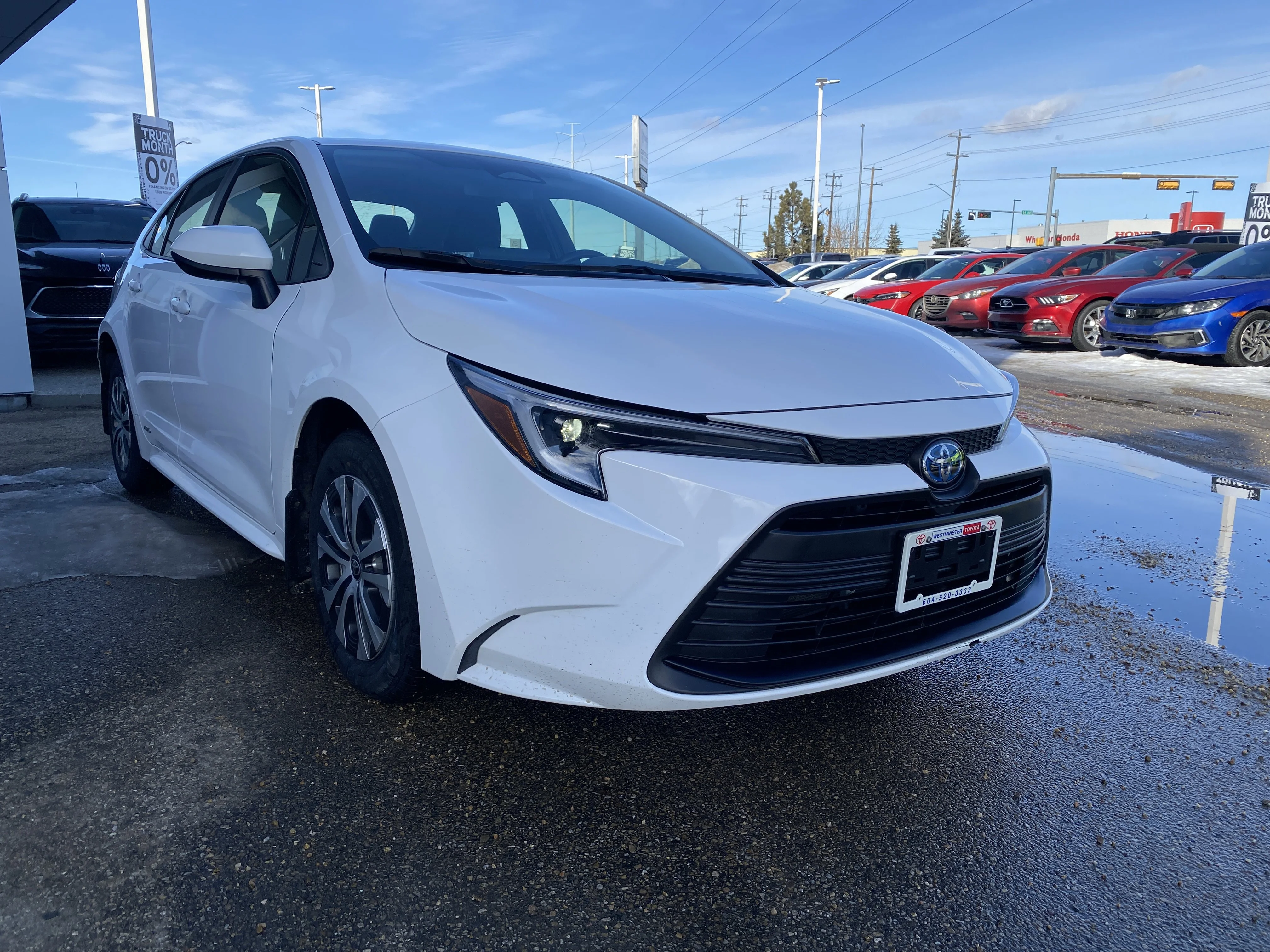 Used 2023 na Toyota Hybrid LE AWD * RADAR CRUISE * HEATED SEATS * HEATED STEERING * image 6