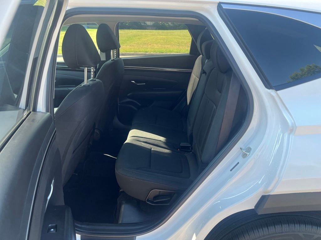 Used 2024 White Hyundai SEL image 6