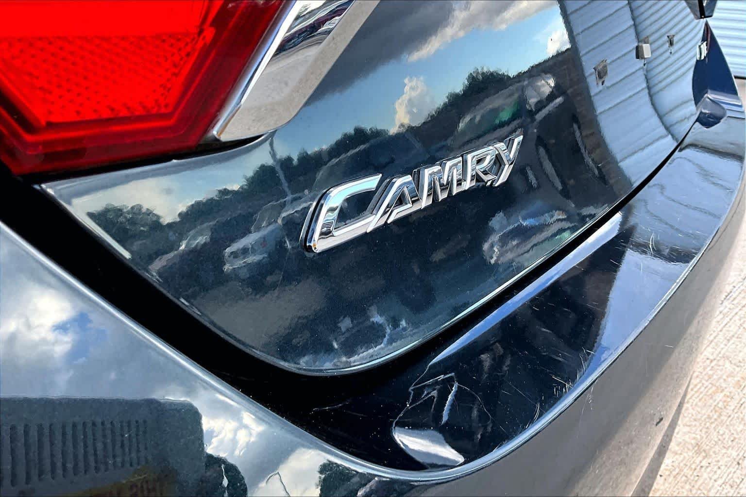Used 2015 Cosmic Gray Mica Toyota LE image 31
