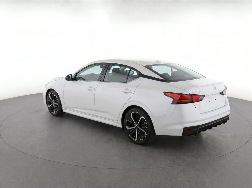 Used 2024 White Nissan 2.5 SR image 3