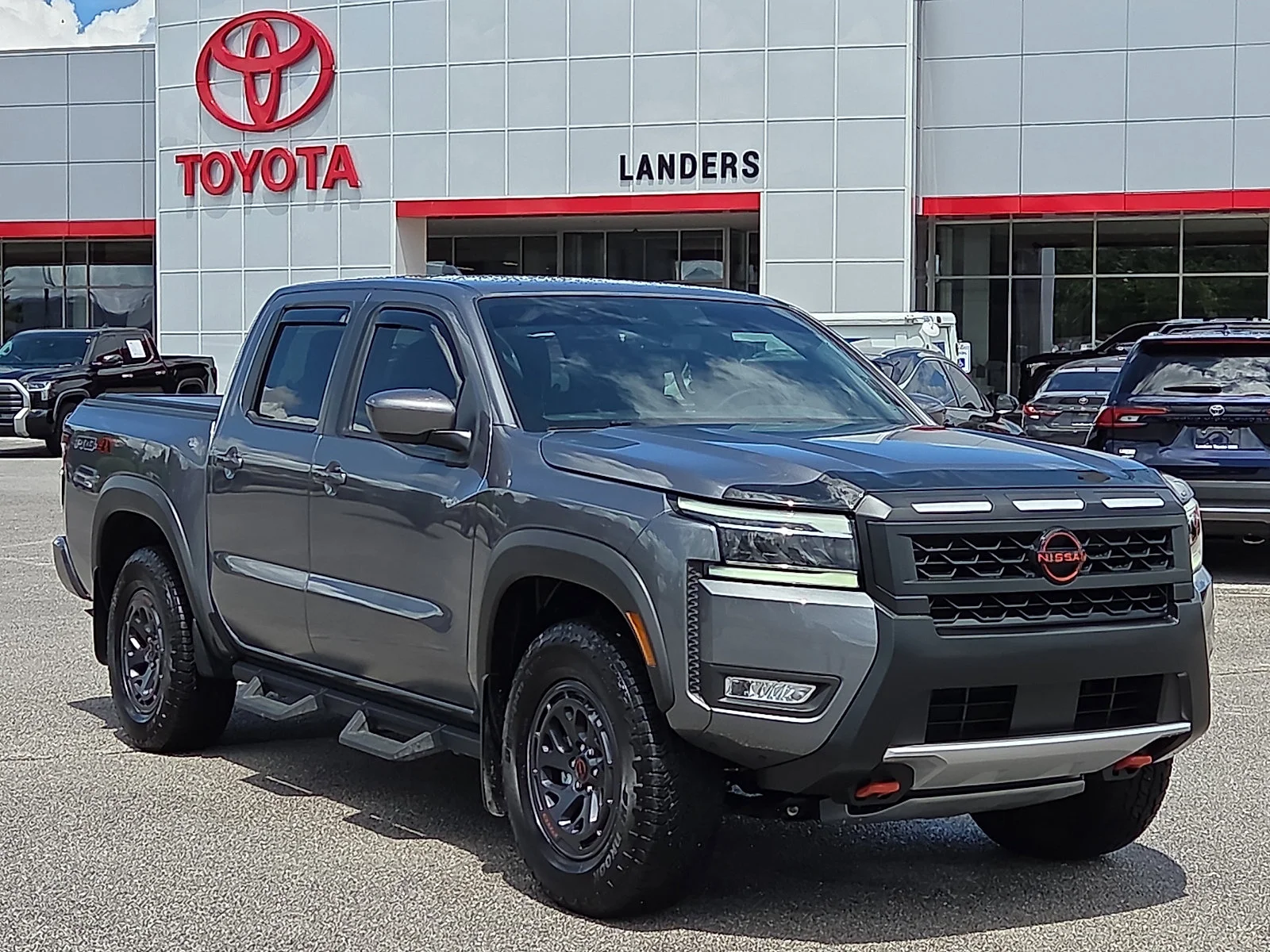 2025 Nissan Frontier PRO-4X Crew Cab 4X4's photo