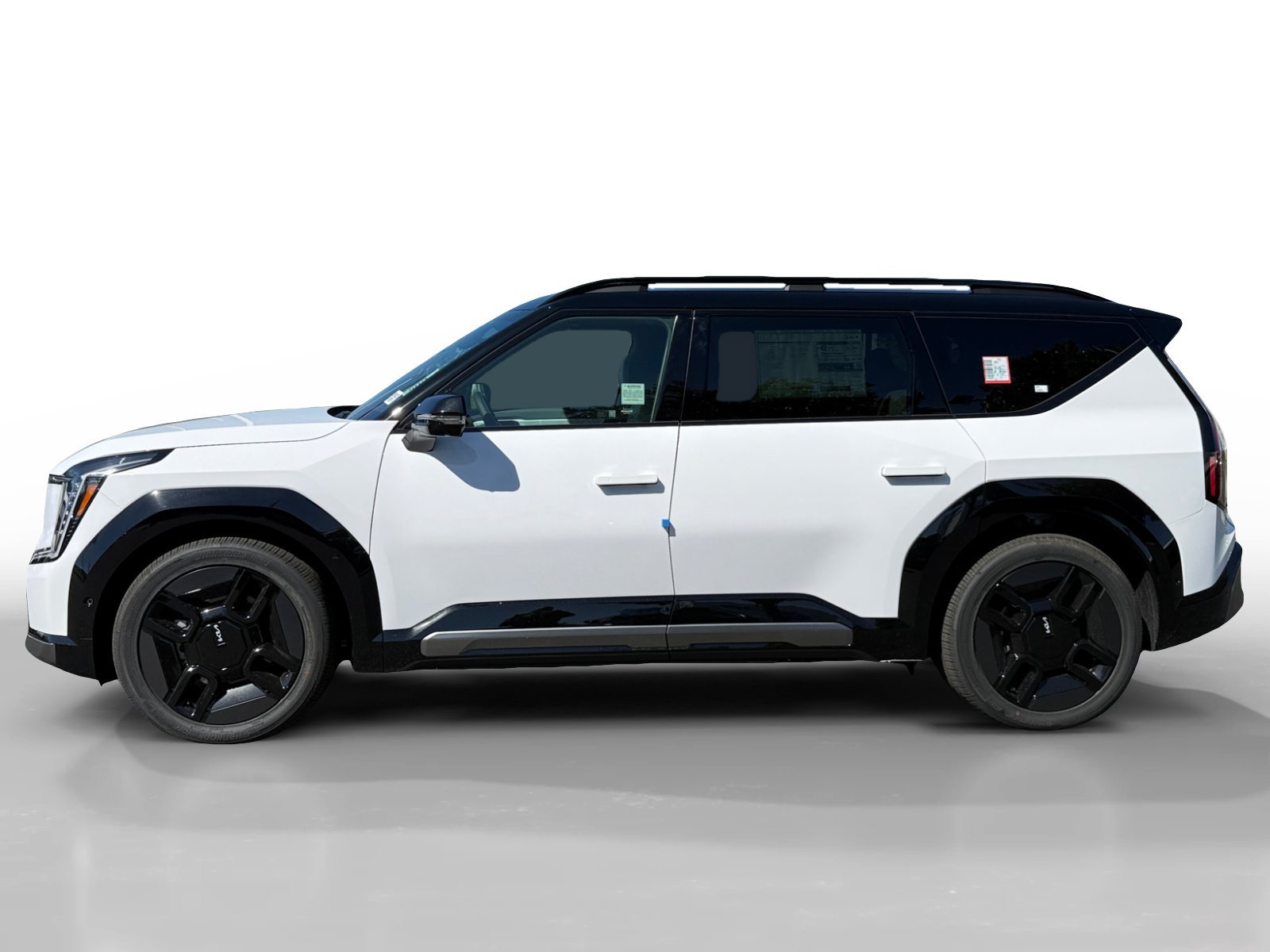 New 2026 Glacial White Pearl / Black Ro Kia GT-Line AWD image 2