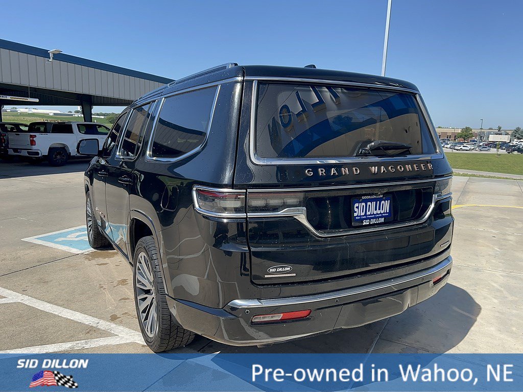 Used 2022 Diamond Black Crystal Pearlcoat Jeep Series III image 3