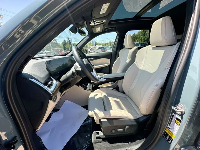 Used 2023 Green BMW xDrive28i image 22