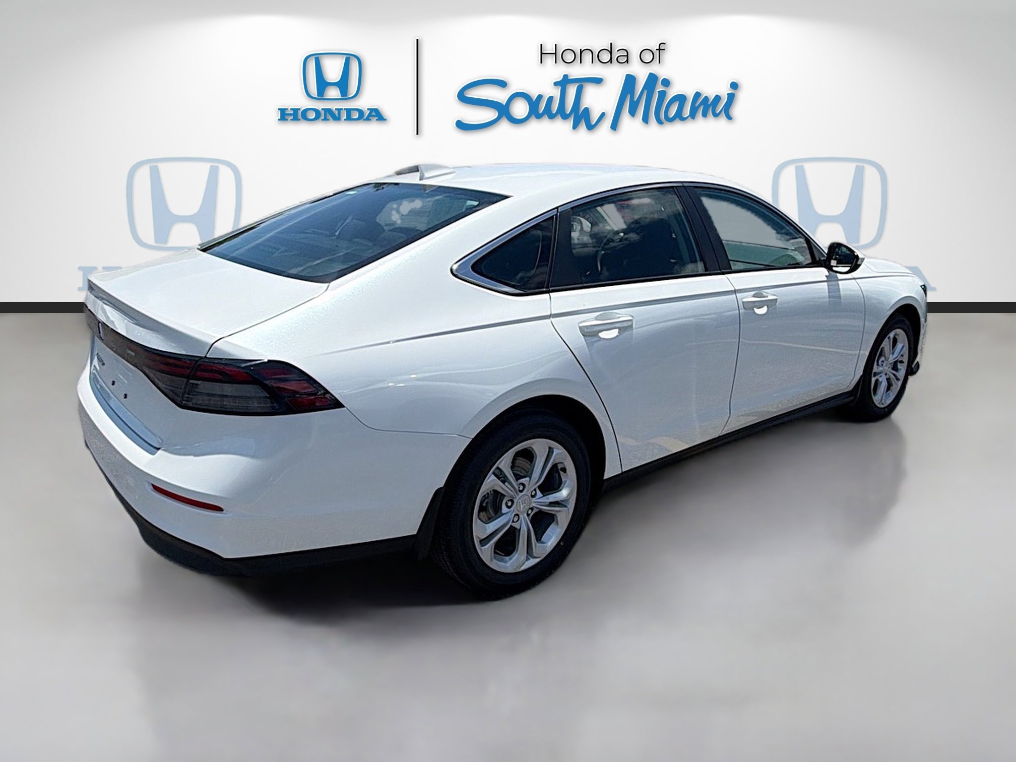 New 2026 Platinum White Pearl Honda LX image 7