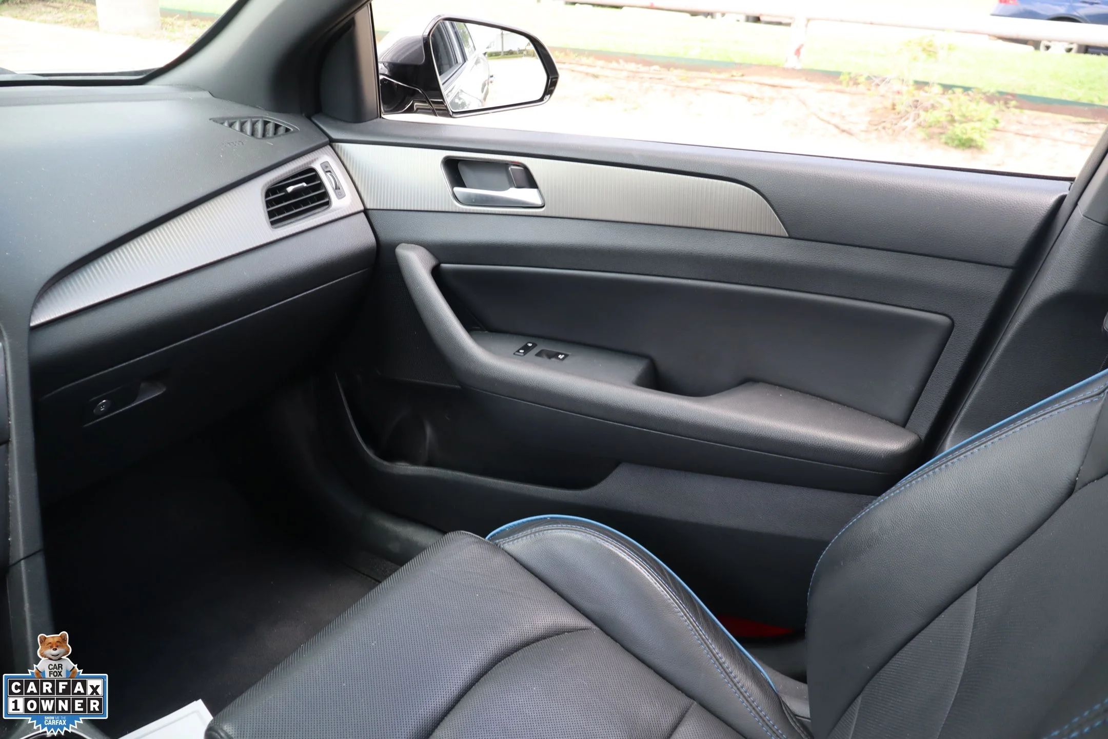 Used 2018 Gray Hyundai Limited image 25
