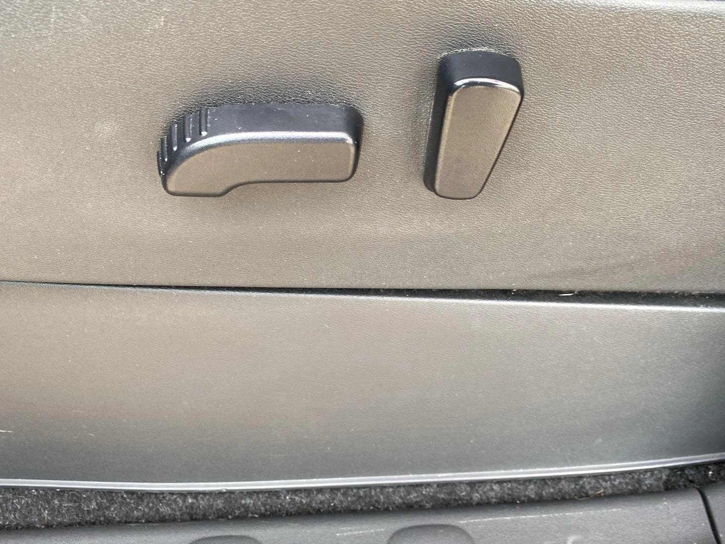 Used 2022 Gun Metallic Nissan SV image 19