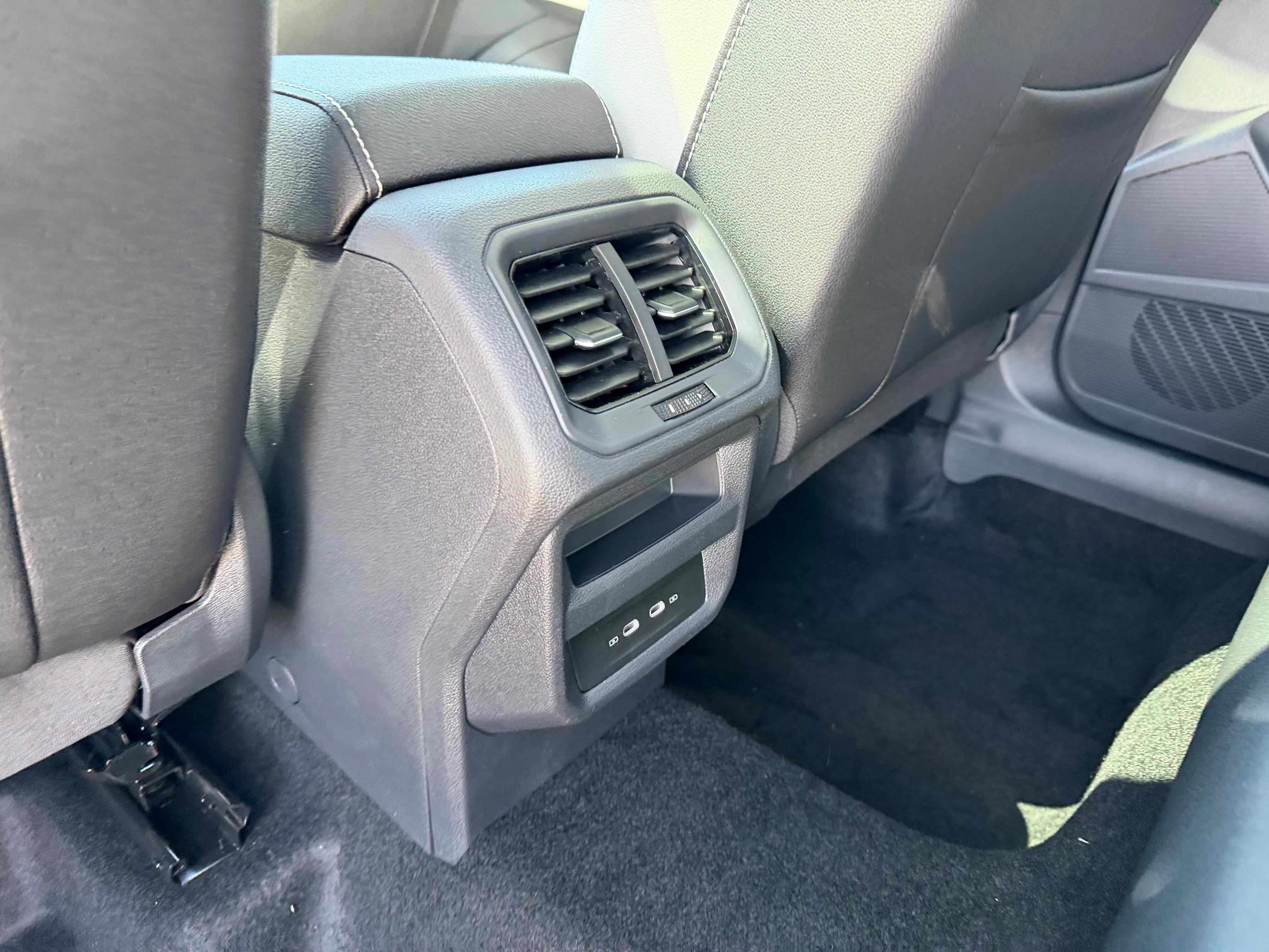 New 2026 Platinum Gray Volkswagen SE image 27