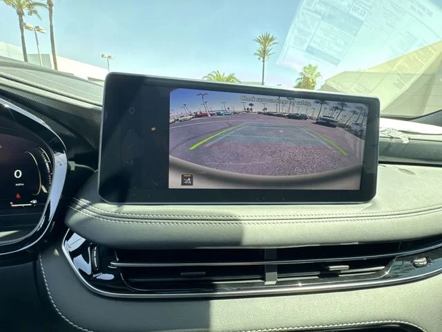 New 2027 White INFINITI LUXE image 15