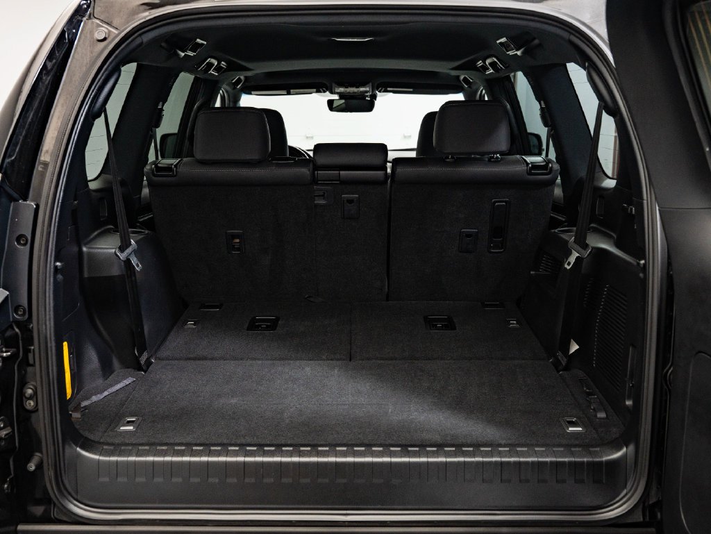 Used 2021 Black Lexus 460 image 20