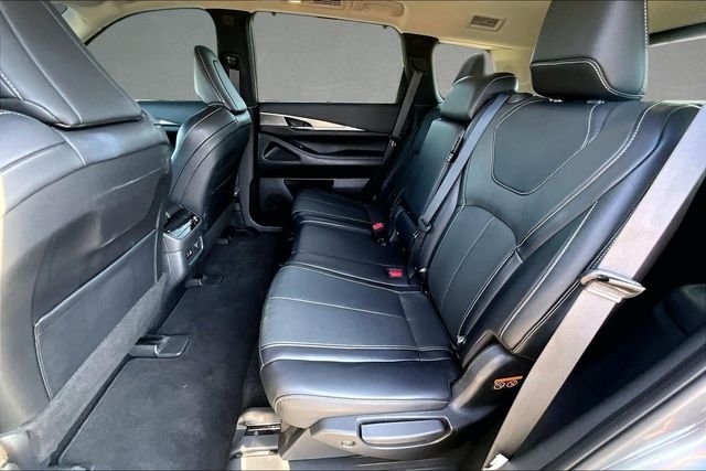 Used 2022 Gray INFINITI LUXE image 23