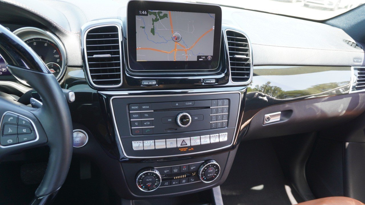 Used 2019 Black Mercedes-Benz GLS 550 image 16