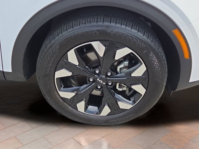 Certified Used 2024 White Kia X-Line image 26
