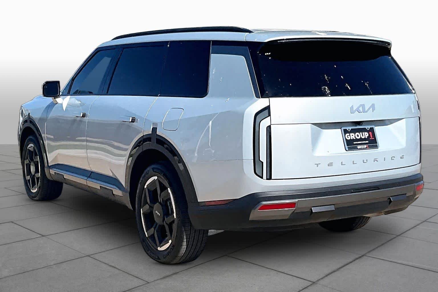 Certified Used 2027 Ivory Silver Kia EX image 11