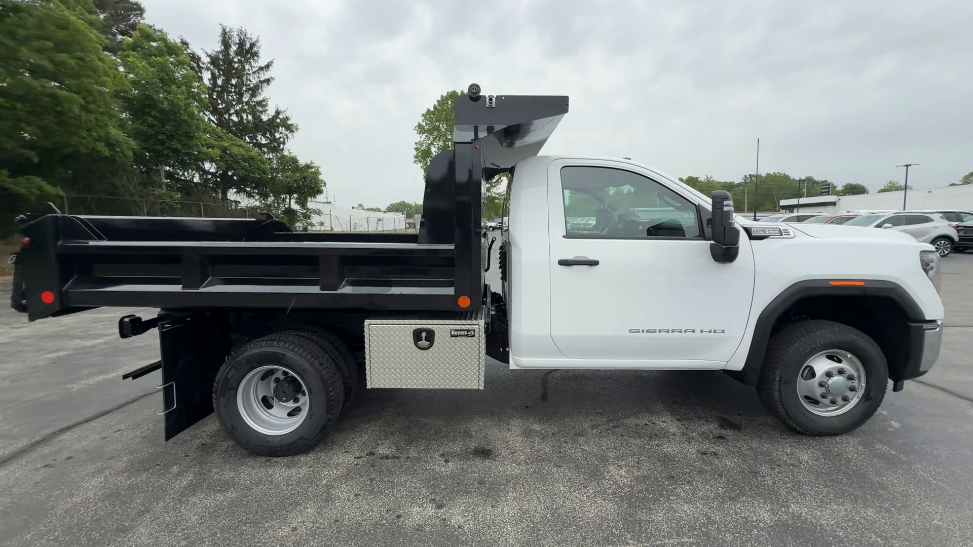 2025 GMC Sierra 3500HD Pro - Photo 9