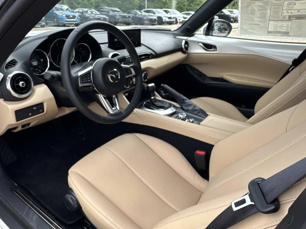 New  White Mazda Grand Touring image 9