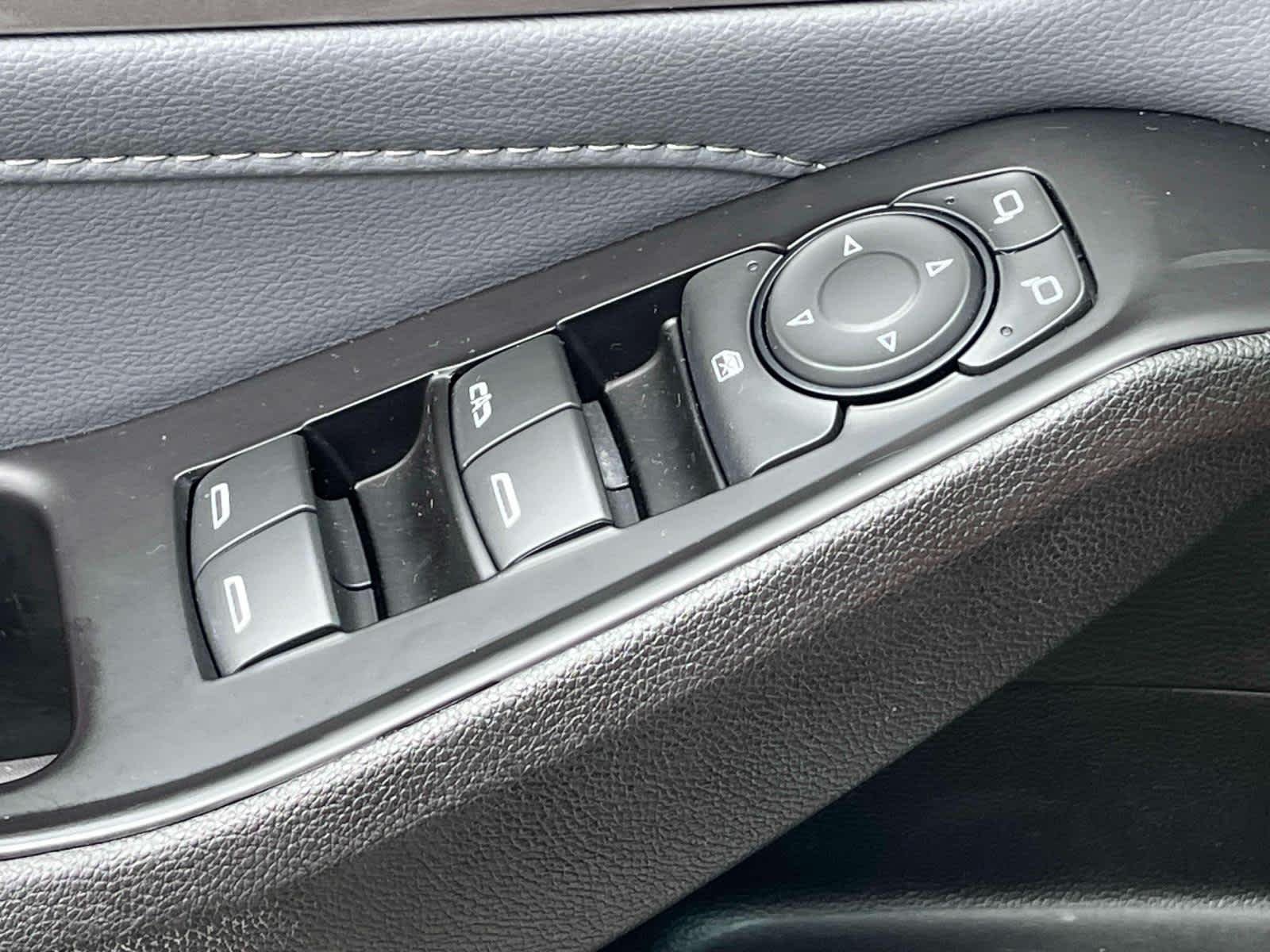 Used 2020 SILVER ICE METALLIC Chevrolet LT Leather image 31