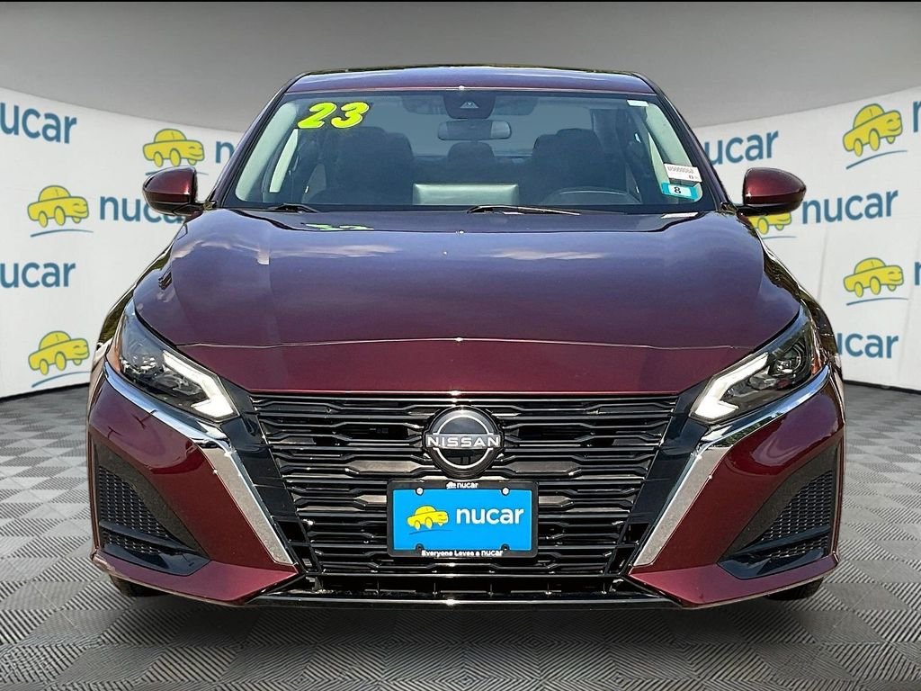 Used 2023 Garnet Pearl Metallic Nissan 2.5 SV image 2