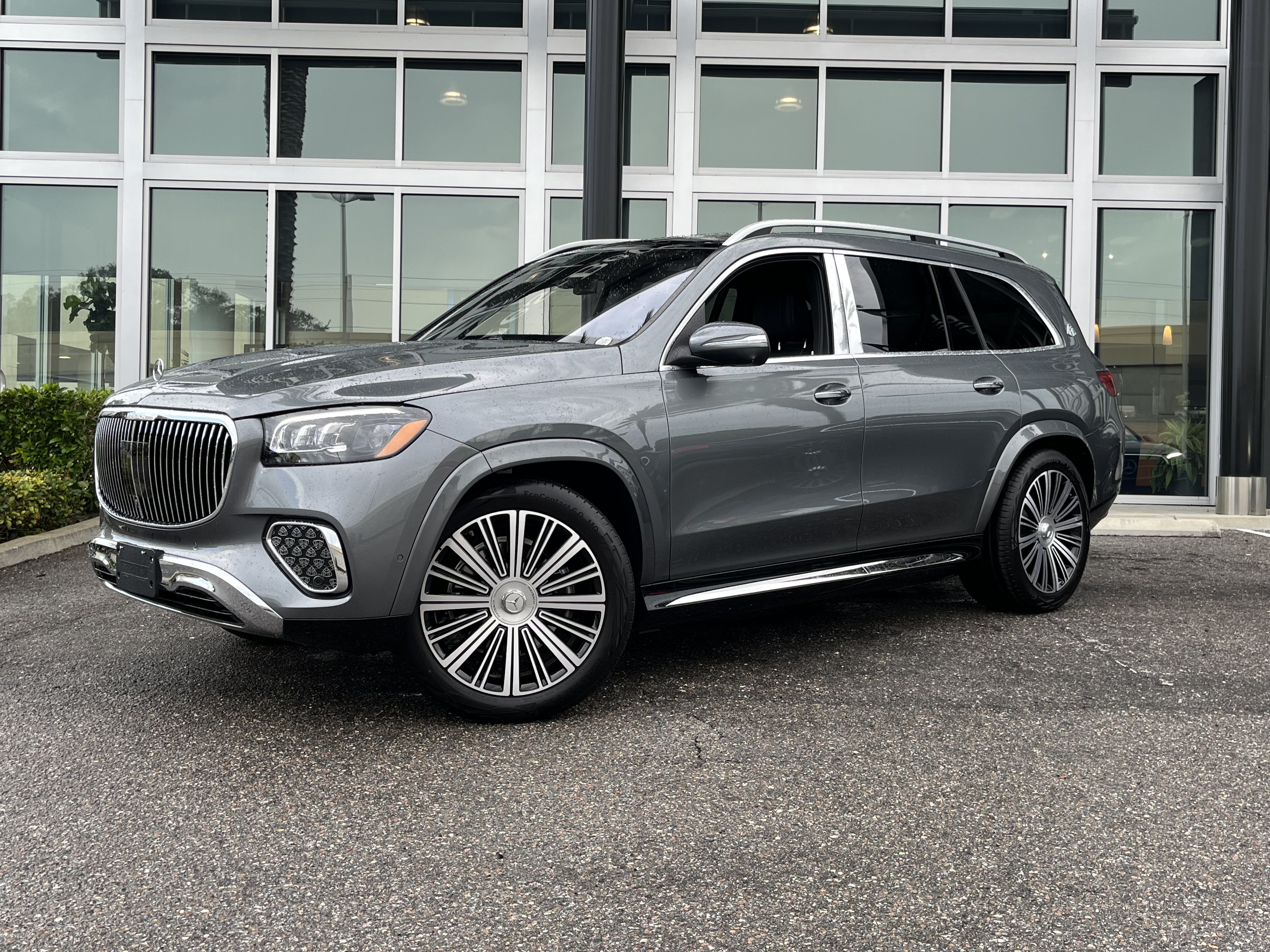 New 2026 Selenite Grey Metallic Mercedes-Benz Maybach GLS 600 image 2