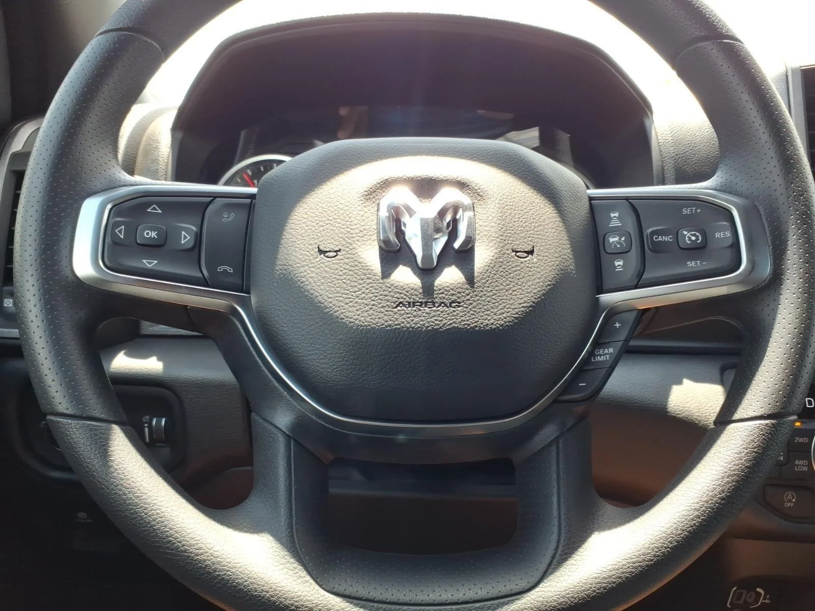 New 2026 Diamond Black Crystal Pearl-Coat Exterior Paint RAM Warlock image 23