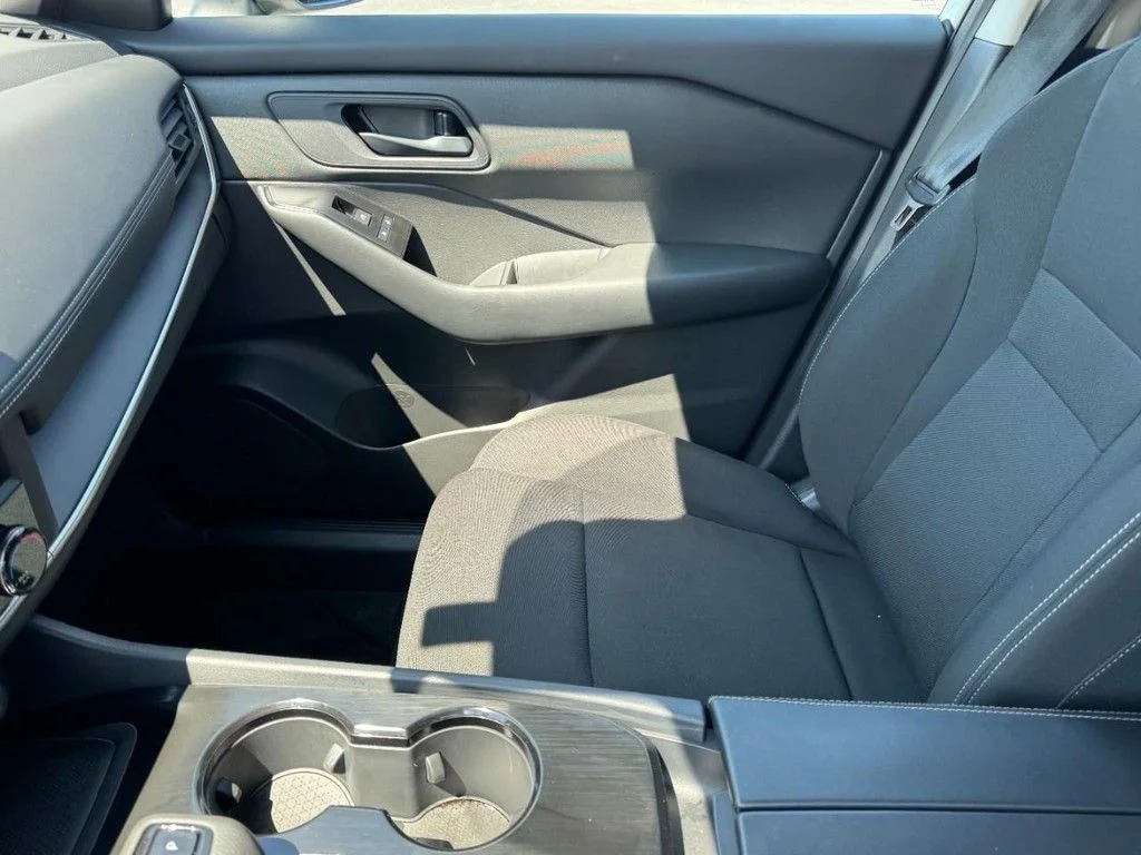 Certified Used 2025 White Nissan S image 13
