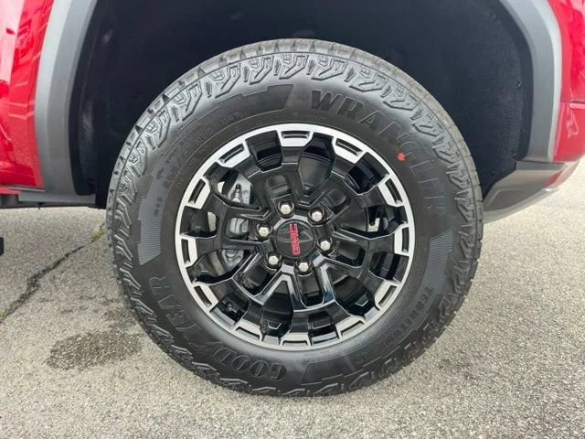 2026 GMC Canyon AT4 - Photo 5